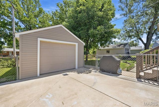 3218 Saint Joachim Lane, St Ann, MO 63074