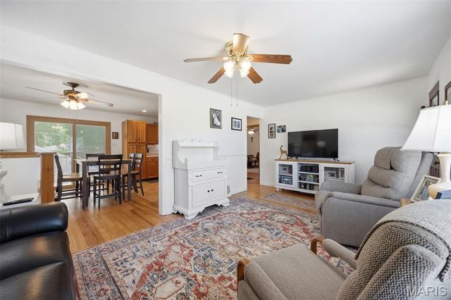 3218 Saint Joachim Lane, St Ann, MO 63074