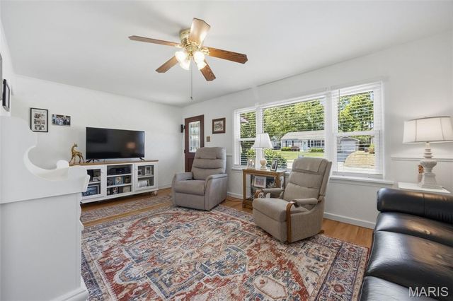 3218 Saint Joachim Lane, St Ann, MO 63074