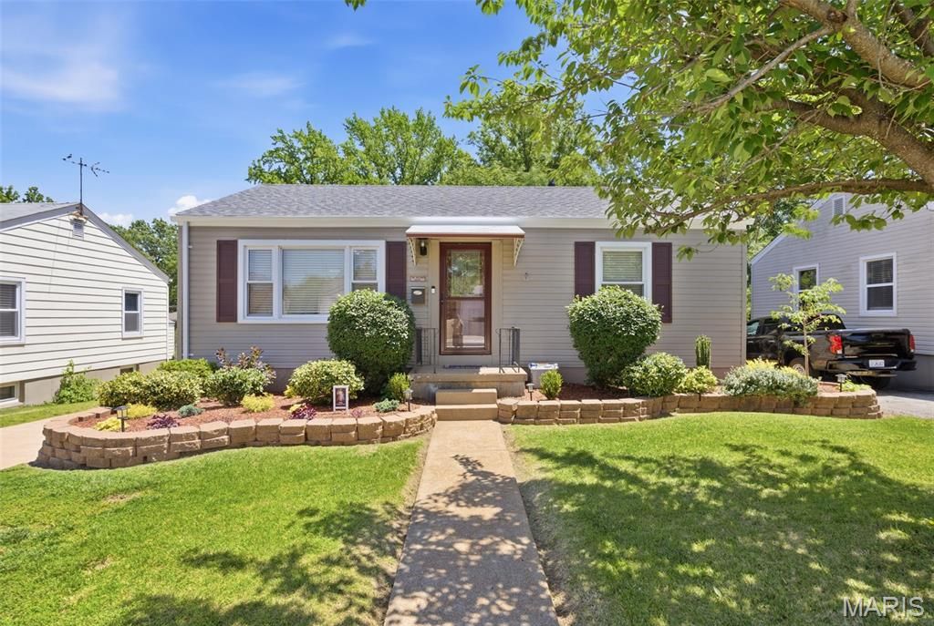 3218 Saint Joachim Lane, St Ann, MO 63074
