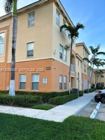 10012 NW 7th St 216, Miami, FL 33172