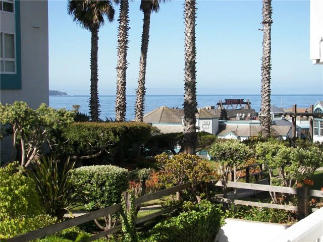 620 The Village 111, Redondo Beach, CA 90277