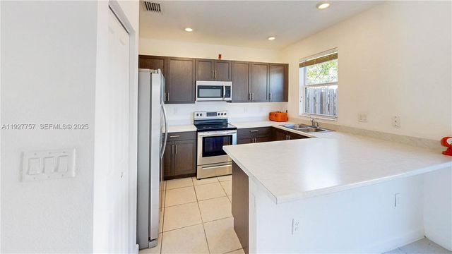 1867 SE 26th Ter, Homestead, FL 33035