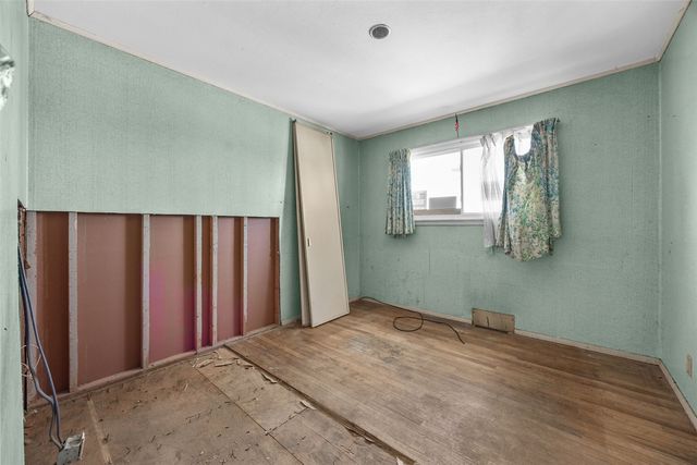 4432 Regal Avenue NE, Cedar Rapids, IA 52402