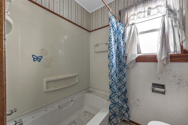 4432 Regal Avenue NE, Cedar Rapids, IA 52402