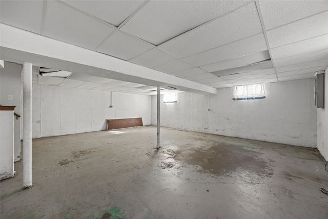 4432 Regal Avenue NE, Cedar Rapids, IA 52402