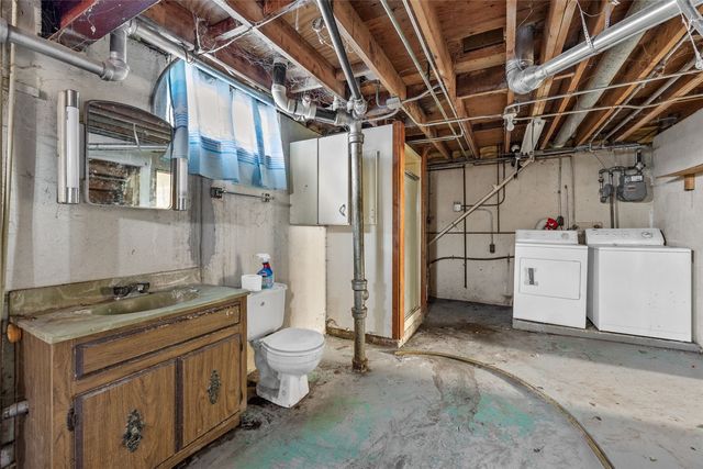 4432 Regal Avenue NE, Cedar Rapids, IA 52402