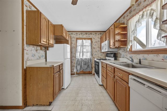 4432 Regal Avenue NE, Cedar Rapids, IA 52402