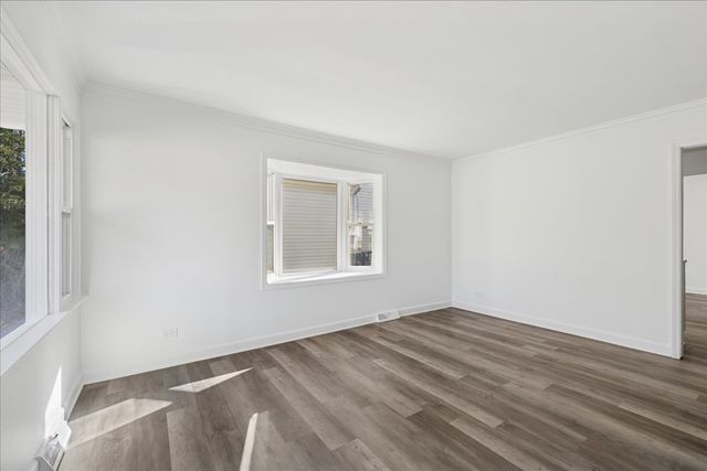 821 Oakwood Drive, Round Lake Beach, IL 60073