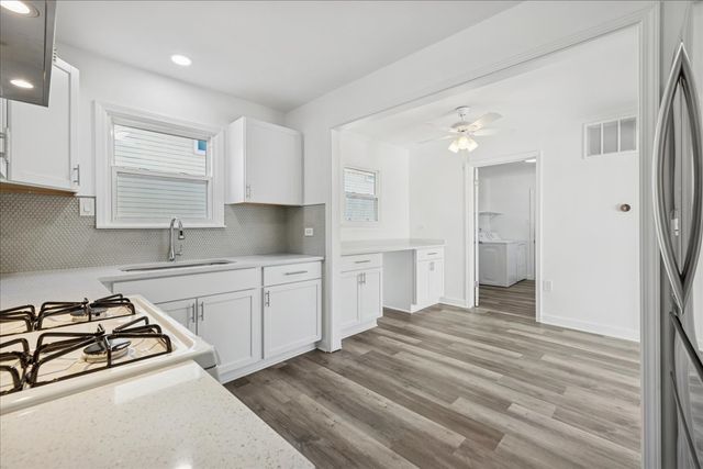 821 Oakwood Drive, Round Lake Beach, IL 60073