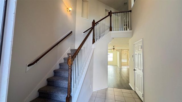 914 Crestmont Trail Drive, Missouri City, TX 77489