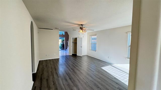 914 Crestmont Trail Drive, Missouri City, TX 77489