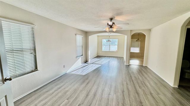 914 Crestmont Trail Drive, Missouri City, TX 77489