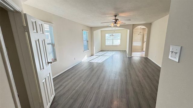 914 Crestmont Trail Drive, Missouri City, TX 77489