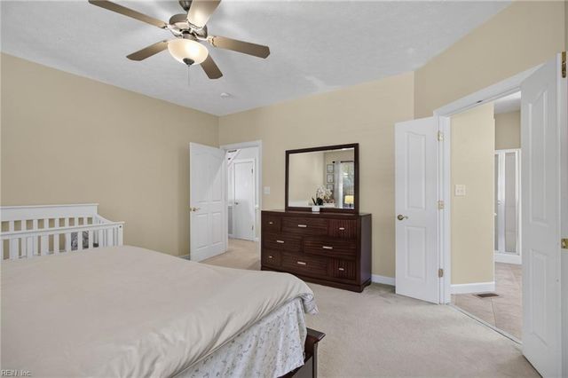 207 Richter LN, Yorktown, VA 23693
