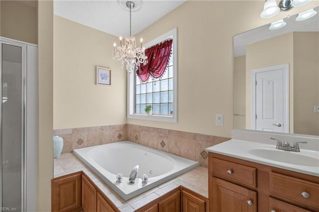 207 Richter LN, Yorktown, VA 23693