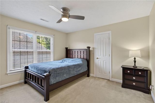 207 Richter LN, Yorktown, VA 23693