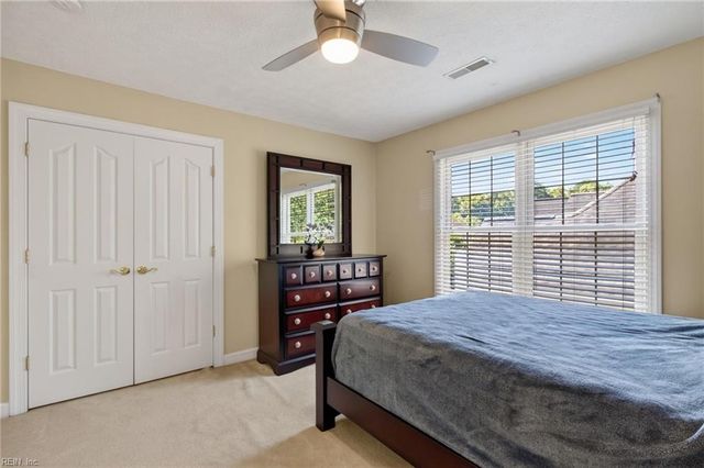 207 Richter LN, Yorktown, VA 23693