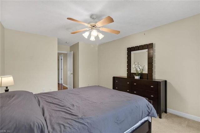 207 Richter LN, Yorktown, VA 23693