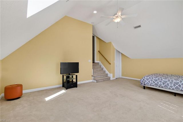207 Richter LN, Yorktown, VA 23693