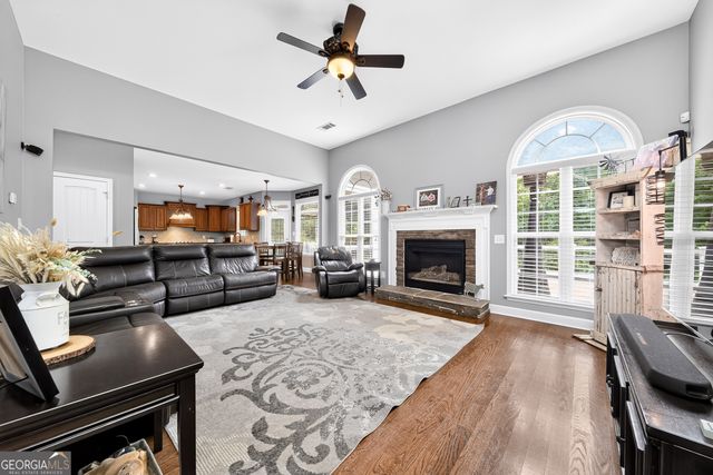 320 Yellowwood Drive, Sharpsburg, GA 30277