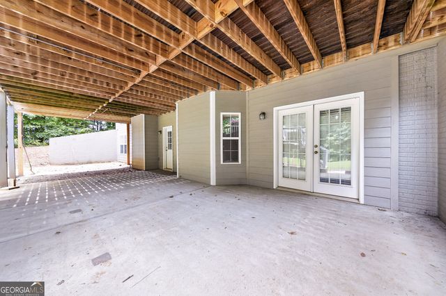 320 Yellowwood Drive, Sharpsburg, GA 30277