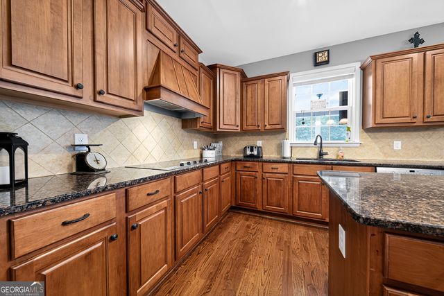 320 Yellowwood Drive, Sharpsburg, GA 30277