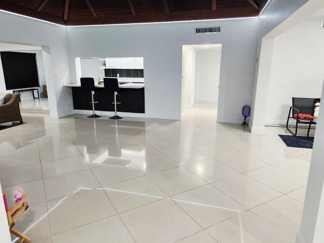 5707 White Hickory Circle, Tamarac, FL 33319