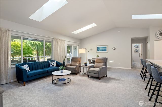 41 E Rainier Drive, Allyn, WA 98524