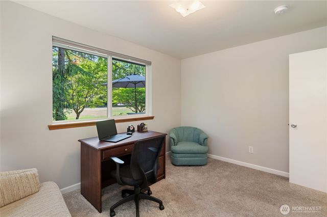 41 E Rainier Drive, Allyn, WA 98524