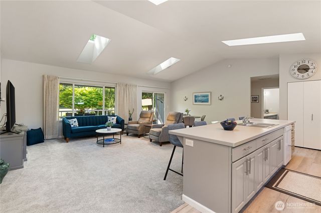 41 E Rainier Drive, Allyn, WA 98524