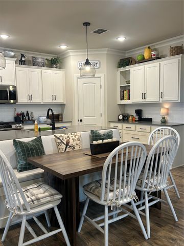 140 Hummingbird Drive, Weatherford, TX 76088