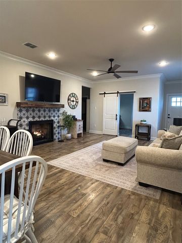 140 Hummingbird Drive, Weatherford, TX 76088