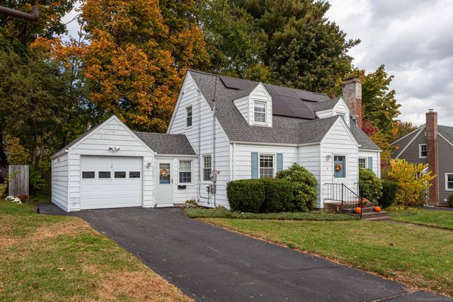 9 Deepwood Drive, Manchester, CT 06040