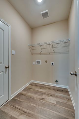 352 Lowery Oaks Trail, Fort Worth, TX 76120