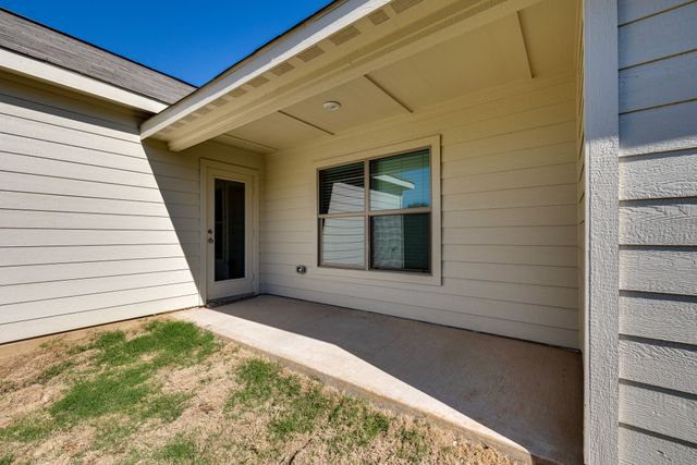 352 Lowery Oaks Trail, Fort Worth, TX 76120