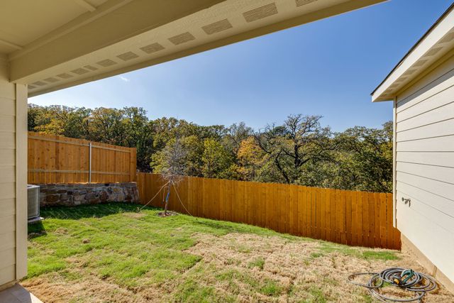 352 Lowery Oaks Trail, Fort Worth, TX 76120
