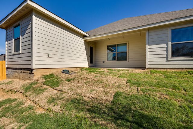 352 Lowery Oaks Trail, Fort Worth, TX 76120