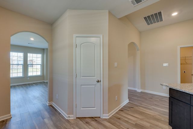 352 Lowery Oaks Trail, Fort Worth, TX 76120