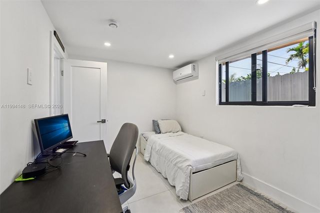 5152 SW 6th St, Miami, FL 33134