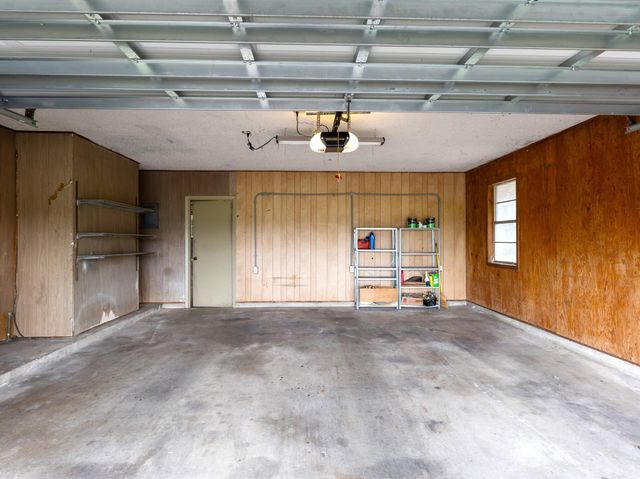 3800 Holly Glen Drive, Bay City, TX 77414