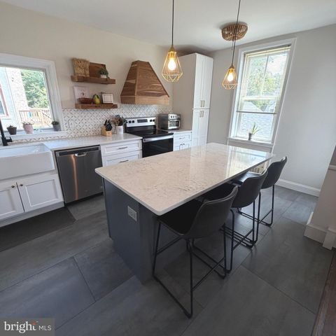 1447 ROCKWELL RD, Abington, PA 19001