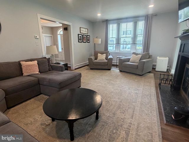 1447 ROCKWELL RD, Abington, PA 19001
