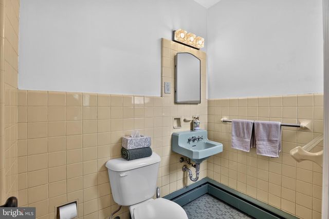 1447 ROCKWELL RD, Abington, PA 19001