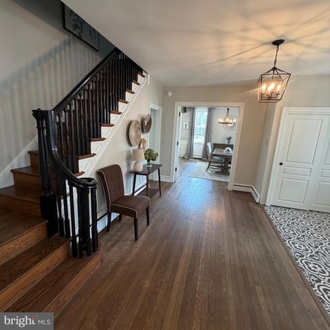 1447 ROCKWELL RD, Abington, PA 19001
