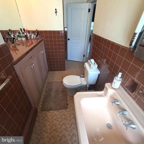 1447 ROCKWELL RD, Abington, PA 19001
