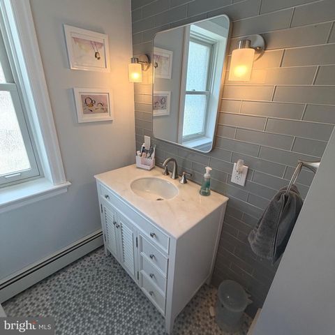 1447 ROCKWELL RD, Abington, PA 19001