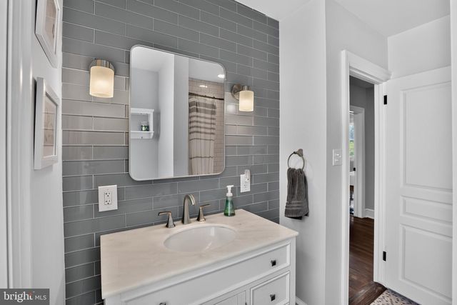 1447 ROCKWELL RD, Abington, PA 19001