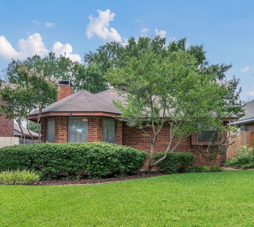 744 Red Oak Drive, Lewisville, TX 75067