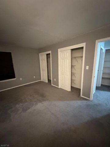 60 Almond Dr, Franklin Twp., NJ 08873